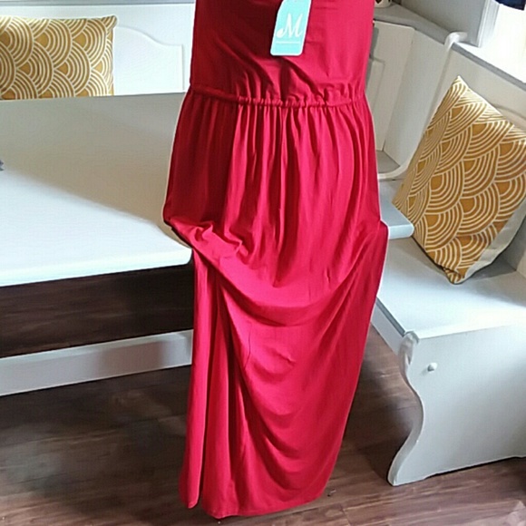 Tau lady in red Maxi dress draw string strapless - Picture 3 of 7